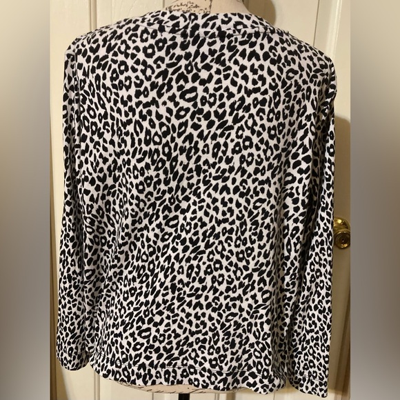 Ladies Size Large Rafaella Leopard Button Down Sweater - Picture 9 of 14